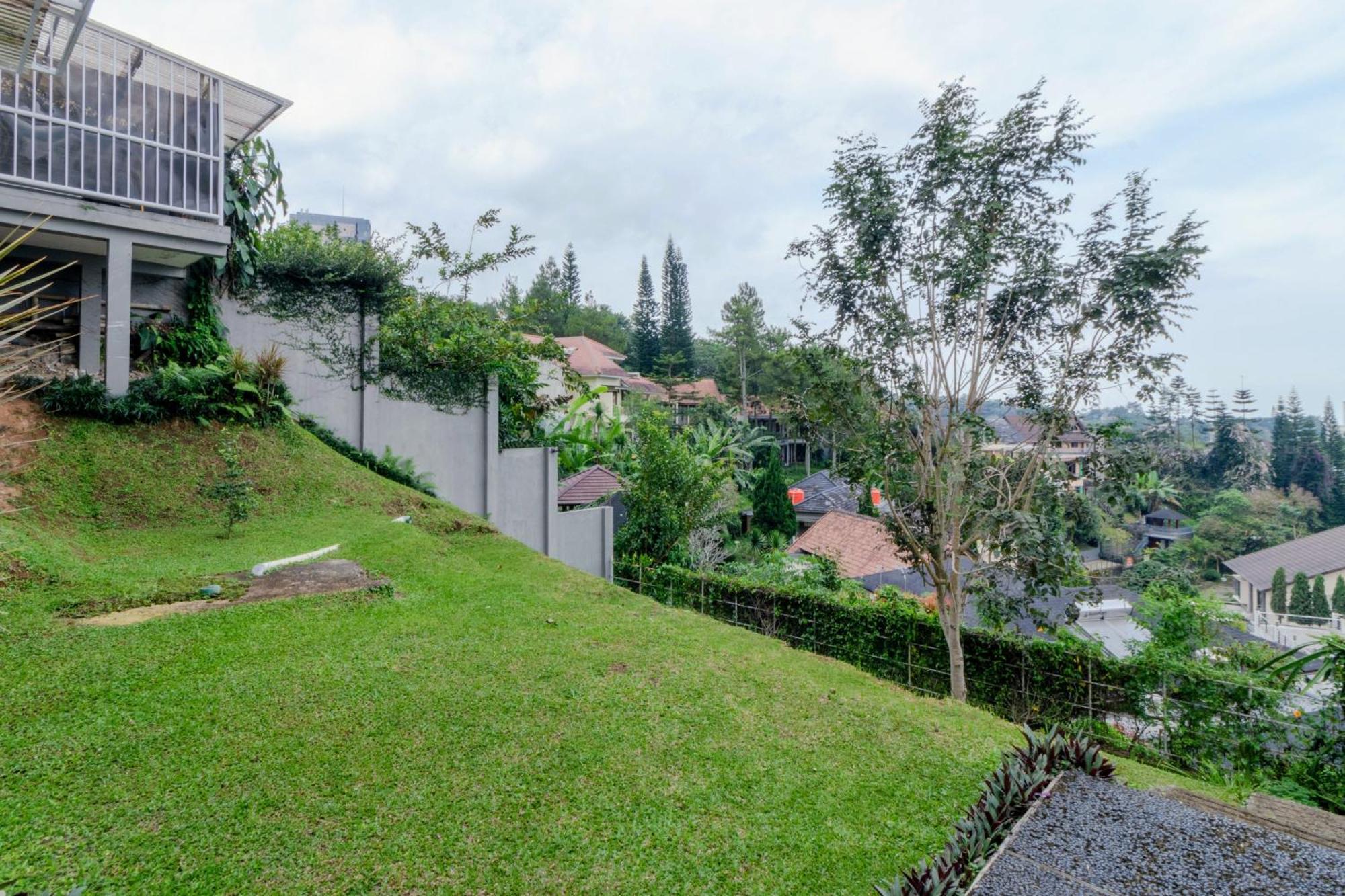 De Firen Villa Syariah Bandung Bagian luar foto